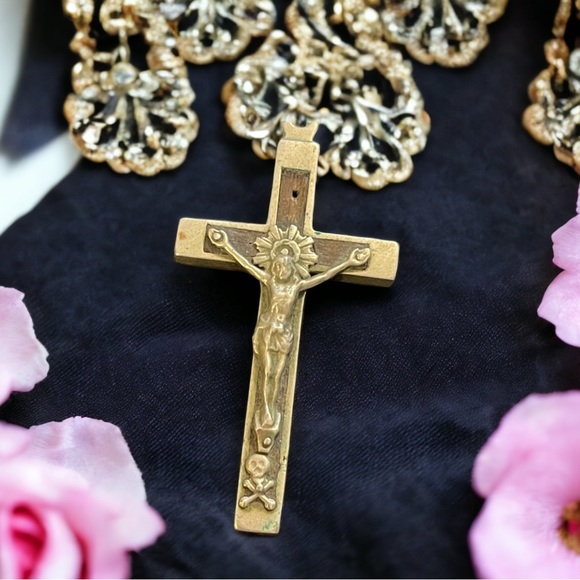 Large Antique Crucifix wood metal cross bones Catholic - Picture 2 of 4